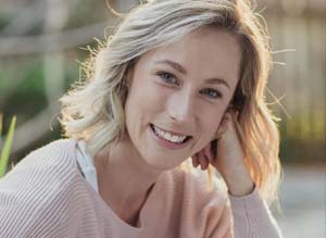 Anna Miley (Studio Move)