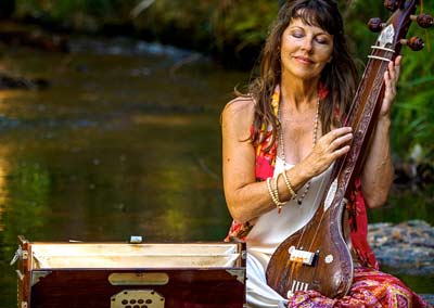 Jo Kelly (Cafe Mantra Music)